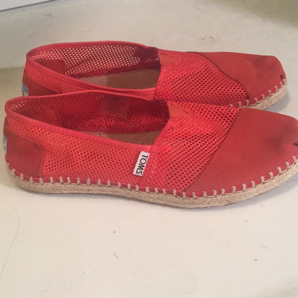 Toms Shoes